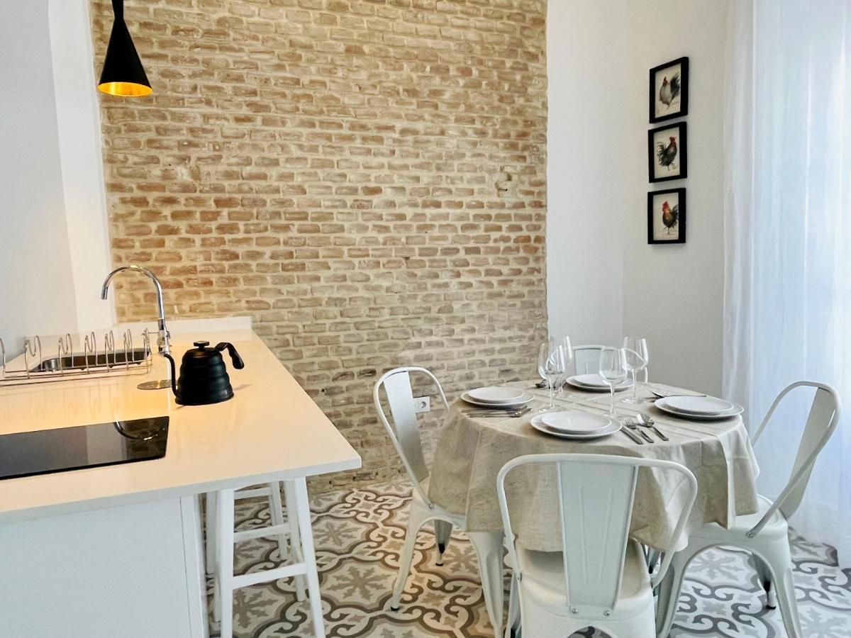 Modern Apartment In The City Centre, La Alameda เซบีญา ภายนอก รูปภาพ